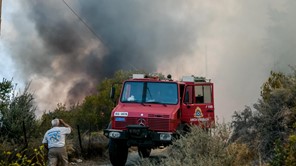 Μεγάλη κινητοποίηση της Πυροσβεστικής για πυρκαγιά στον Πλατανιά Πηλίου